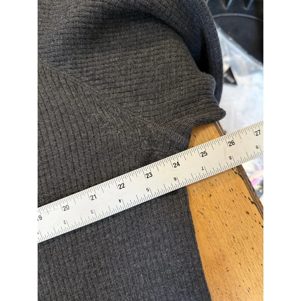 Patagonia Merino Wool XL V-Neck Waffle Knit Sweater Charcoal Grey Mens Pullover